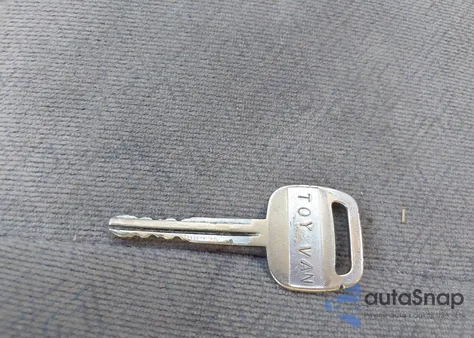 2000 Toyota Sienna Ce from USA, damaged, VIN 4T3ZF19C9YU273776